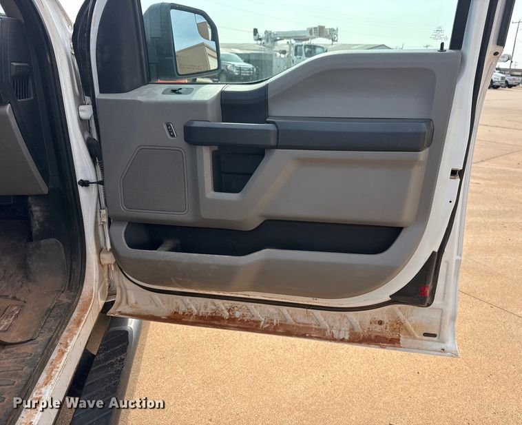 image for item DJ7784 2015 Ford F150 XL SuperCab pickup truck