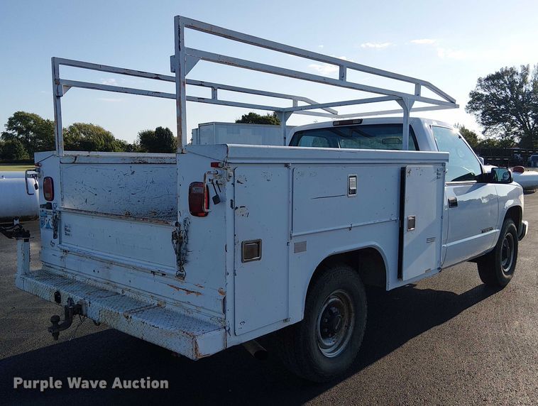 image for item DJ7859 1999 GMC Sierra 2500 utility bed pickup truck