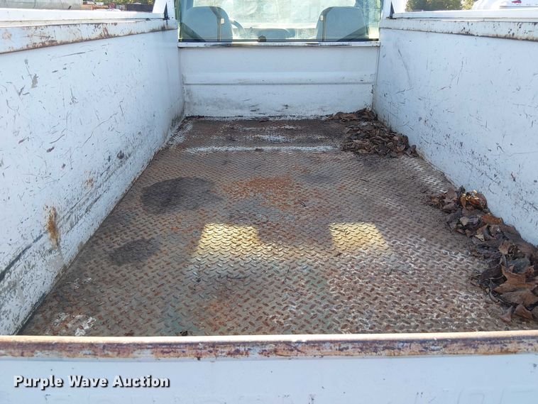 image for item DJ7859 1999 GMC Sierra 2500 utility bed pickup truck