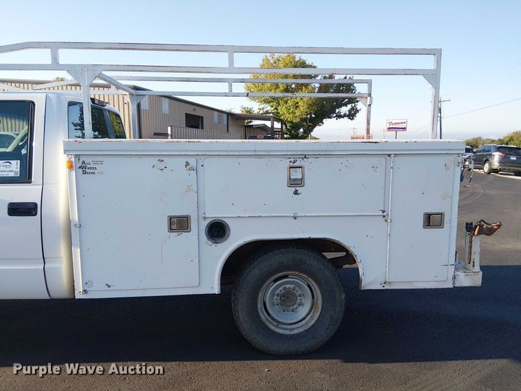 image for item DJ7859 1999 GMC Sierra 2500 utility bed pickup truck