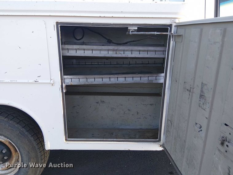 image for item DJ7859 1999 GMC Sierra 2500 utility bed pickup truck