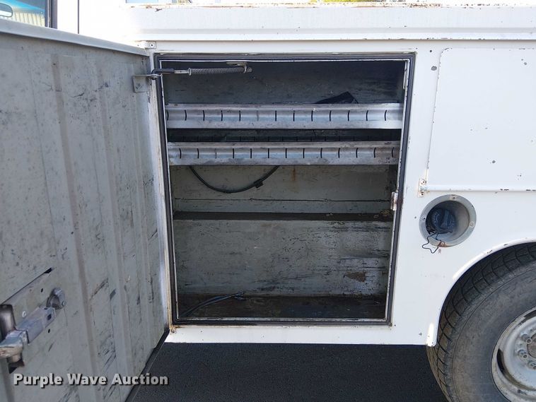 image for item DJ7859 1999 GMC Sierra 2500 utility bed pickup truck