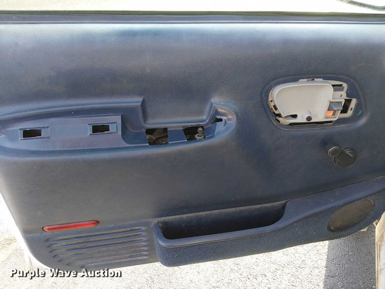 image for item DJ7859 1999 GMC Sierra 2500 utility bed pickup truck