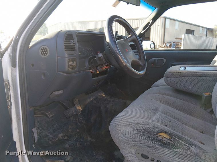 image for item DJ7859 1999 GMC Sierra 2500 utility bed pickup truck