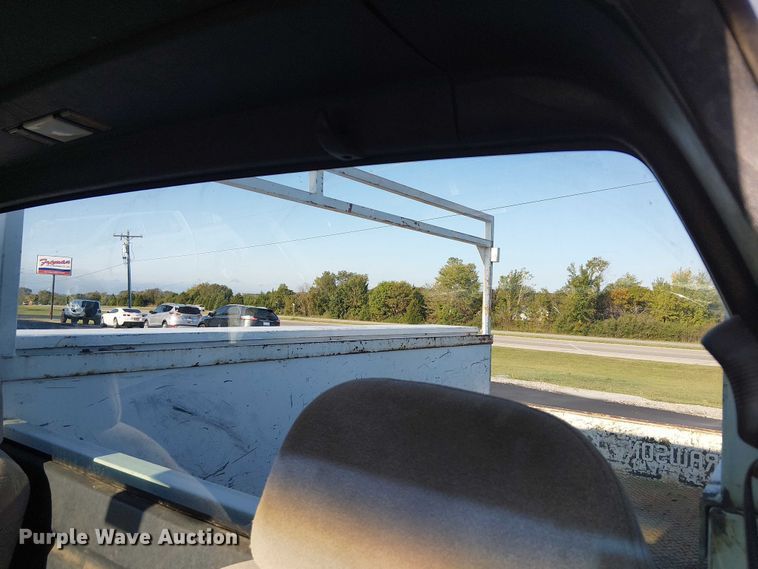 image for item DJ7859 1999 GMC Sierra 2500 utility bed pickup truck