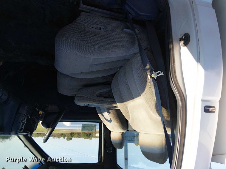 image for item DJ7859 1999 GMC Sierra 2500 utility bed pickup truck