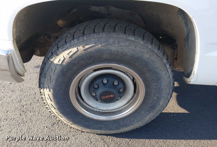 image for item DJ7859 1999 GMC Sierra 2500 utility bed pickup truck