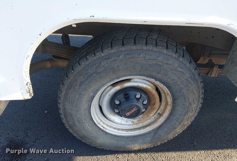 image for item DJ7859 1999 GMC Sierra 2500 utility bed pickup truck