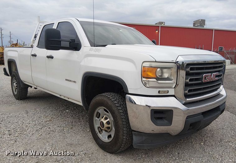image for item DJ7867 2015 GMC Sierra 2500HD Double Cab pickup truck