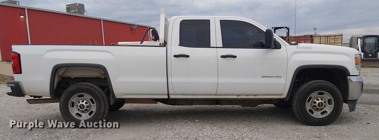 image for item DJ7867 2015 GMC Sierra 2500HD Double Cab pickup truck