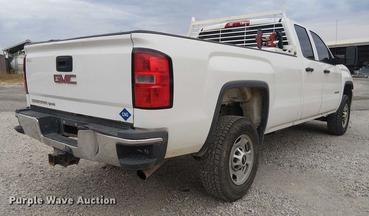 image for item DJ7867 2015 GMC Sierra 2500HD Double Cab pickup truck