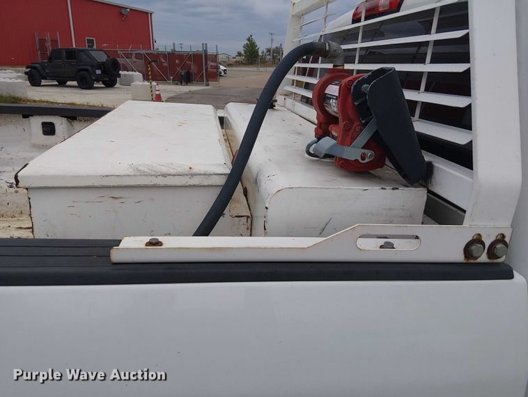 image for item DJ7867 2015 GMC Sierra 2500HD Double Cab pickup truck