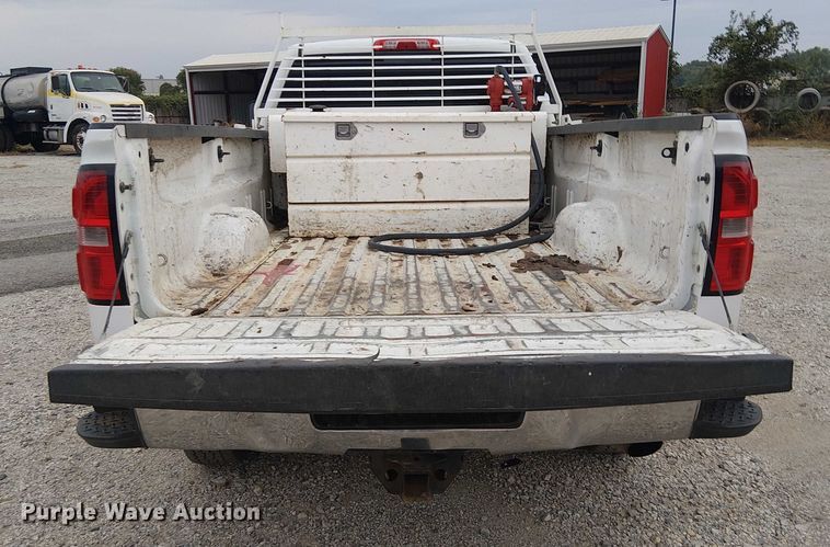 image for item DJ7867 2015 GMC Sierra 2500HD Double Cab pickup truck