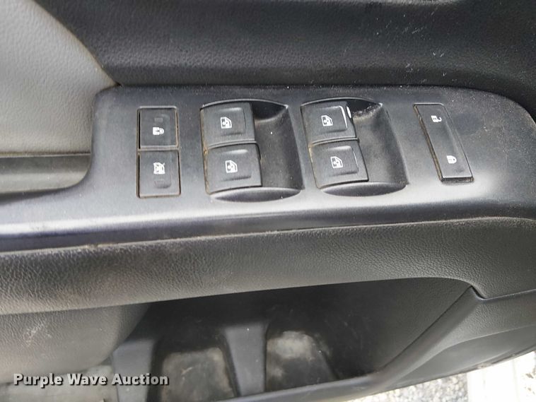 image for item DJ7867 2015 GMC Sierra 2500HD Double Cab pickup truck