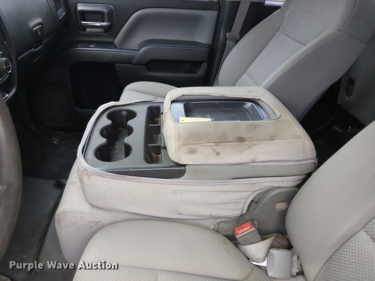 image for item DJ7867 2015 GMC Sierra 2500HD Double Cab pickup truck