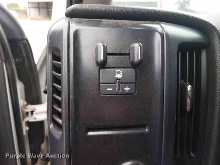 image for item DJ7867 2015 GMC Sierra 2500HD Double Cab pickup truck