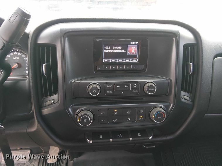 image for item DJ7867 2015 GMC Sierra 2500HD Double Cab pickup truck