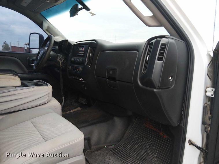 image for item DJ7867 2015 GMC Sierra 2500HD Double Cab pickup truck