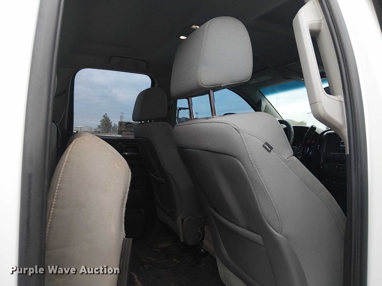 image for item DJ7867 2015 GMC Sierra 2500HD Double Cab pickup truck