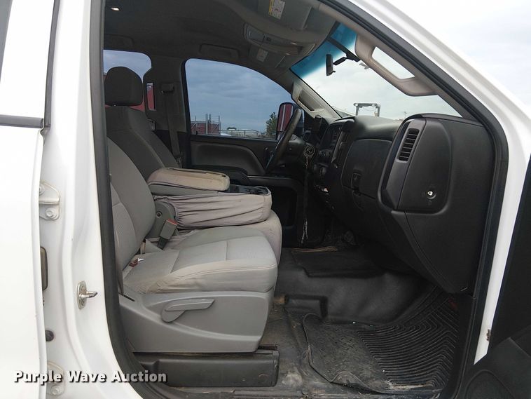 image for item DJ7867 2015 GMC Sierra 2500HD Double Cab pickup truck