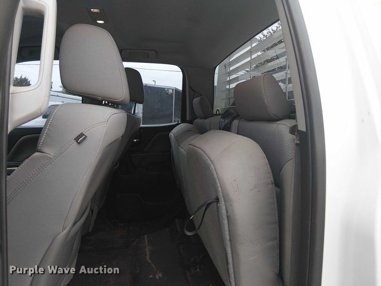 image for item DJ7867 2015 GMC Sierra 2500HD Double Cab pickup truck