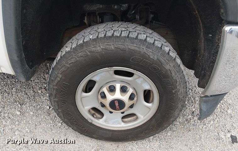 image for item DJ7867 2015 GMC Sierra 2500HD Double Cab pickup truck