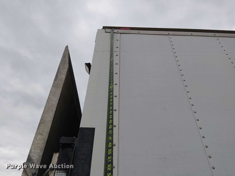 image for item DJ7868 2003 International 4200 box truck