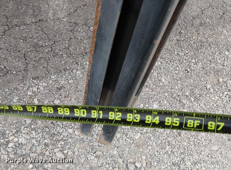 image for item DJ7868 2003 International 4200 box truck