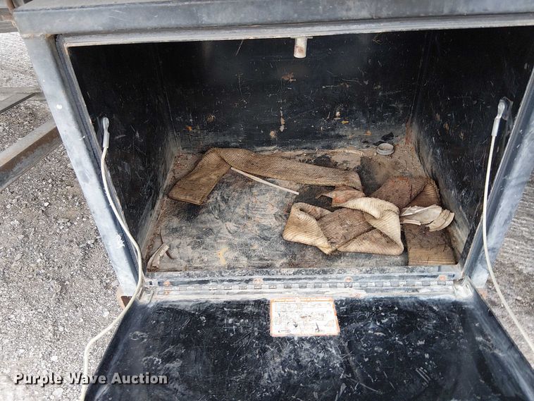 image for item DJ7868 2003 International 4200 box truck