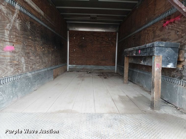 image for item DJ7868 2003 International 4200 box truck