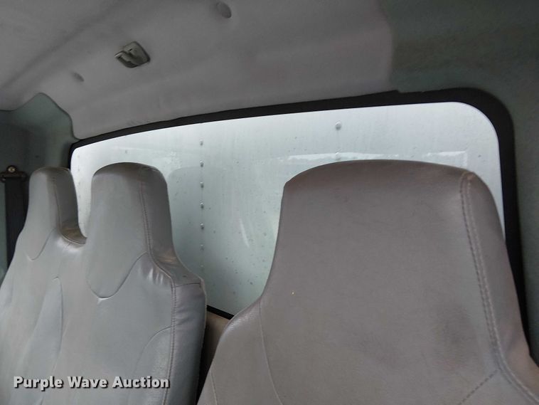 image for item DJ7868 2003 International 4200 box truck