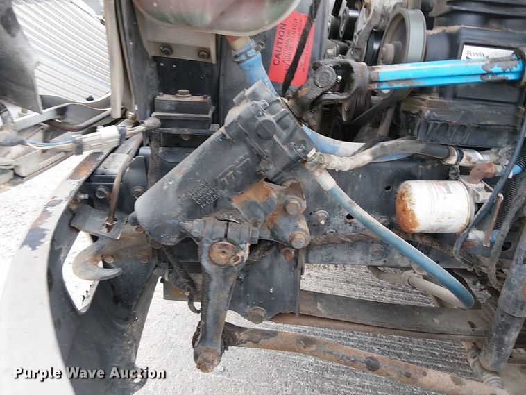 image for item DJ7868 2003 International 4200 box truck