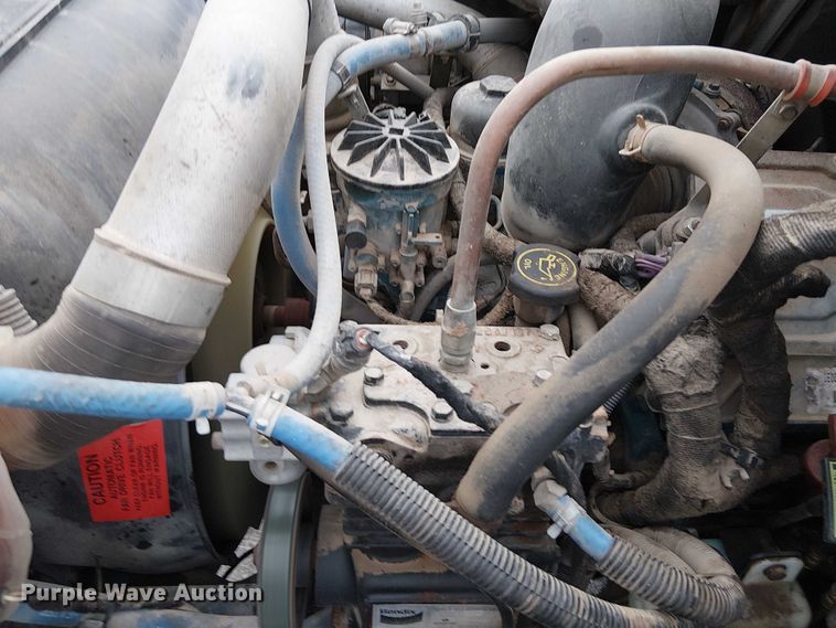 image for item DJ7868 2003 International 4200 box truck