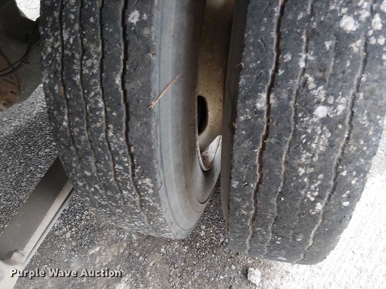 image for item DJ7868 2003 International 4200 box truck