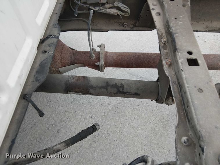 image for item DJ7872 2011 Ford F550 Super Duty Crew Cab truck cab and chassis