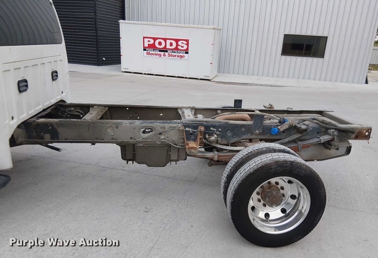 image for item DJ7872 2011 Ford F550 Super Duty Crew Cab truck cab and chassis