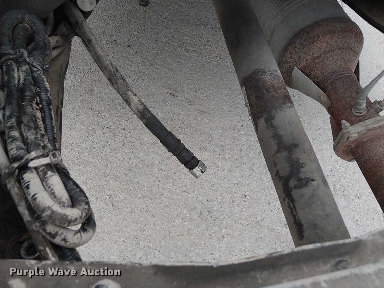 image for item DJ7872 2011 Ford F550 Super Duty Crew Cab truck cab and chassis