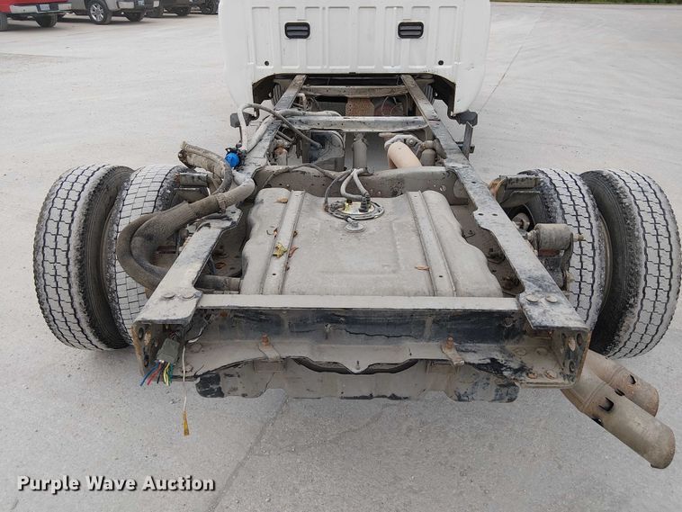 image for item DJ7872 2011 Ford F550 Super Duty Crew Cab truck cab and chassis