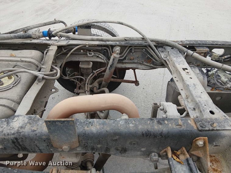 image for item DJ7872 2011 Ford F550 Super Duty Crew Cab truck cab and chassis