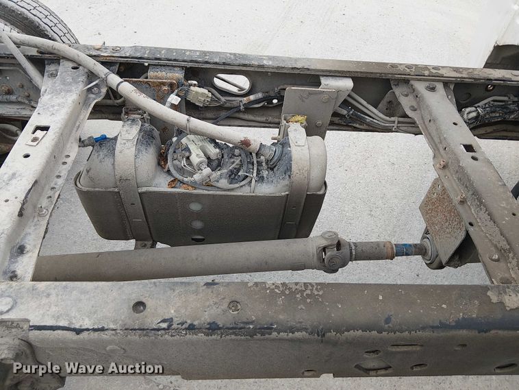 image for item DJ7872 2011 Ford F550 Super Duty Crew Cab truck cab and chassis