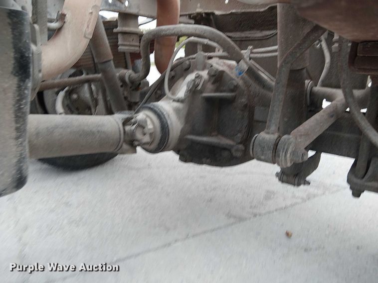 image for item DJ7872 2011 Ford F550 Super Duty Crew Cab truck cab and chassis