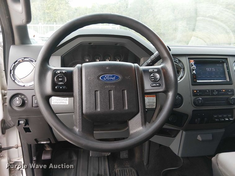 image for item DJ7872 2011 Ford F550 Super Duty Crew Cab truck cab and chassis