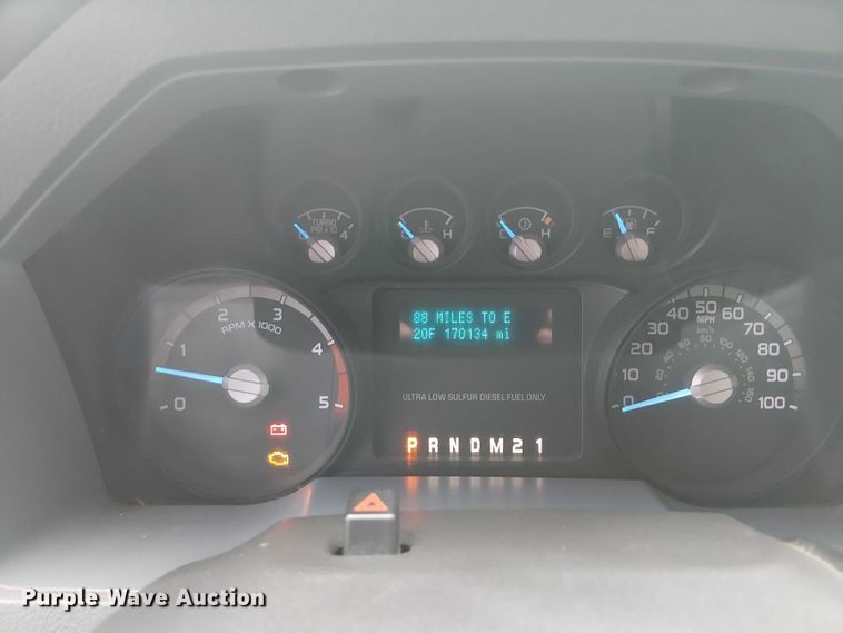 image for item DJ7872 2011 Ford F550 Super Duty Crew Cab truck cab and chassis