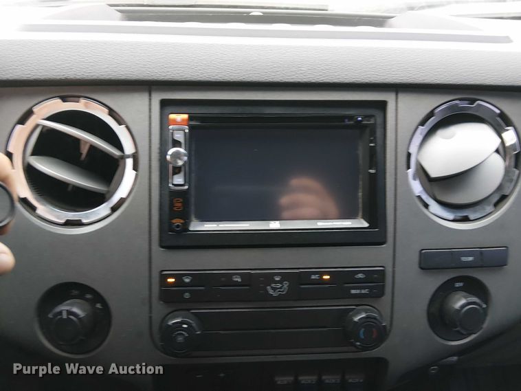 image for item DJ7872 2011 Ford F550 Super Duty Crew Cab truck cab and chassis