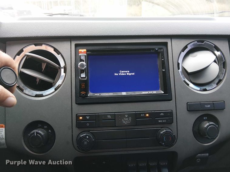 image for item DJ7872 2011 Ford F550 Super Duty Crew Cab truck cab and chassis