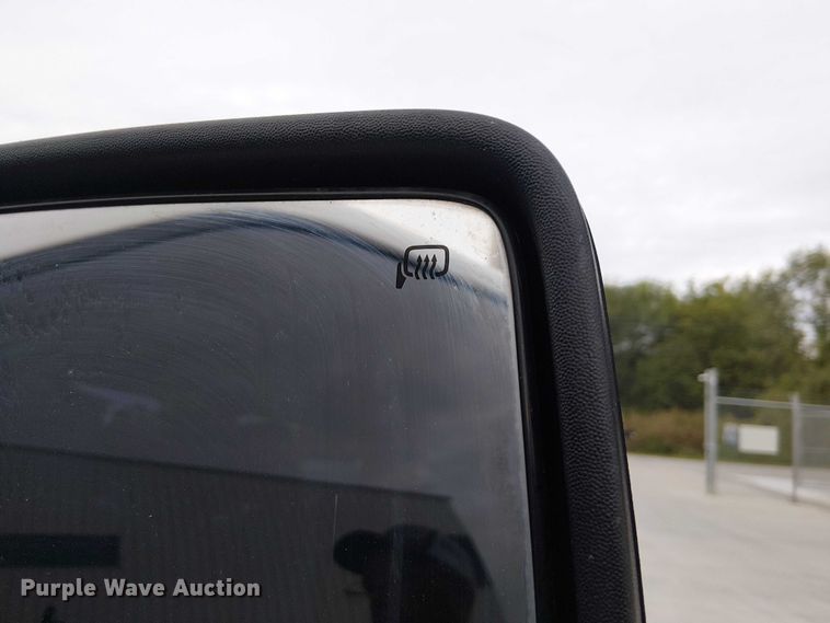 image for item DJ7872 2011 Ford F550 Super Duty Crew Cab truck cab and chassis