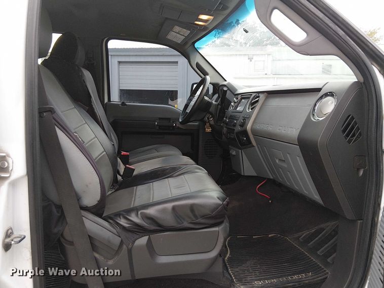 image for item DJ7872 2011 Ford F550 Super Duty Crew Cab truck cab and chassis