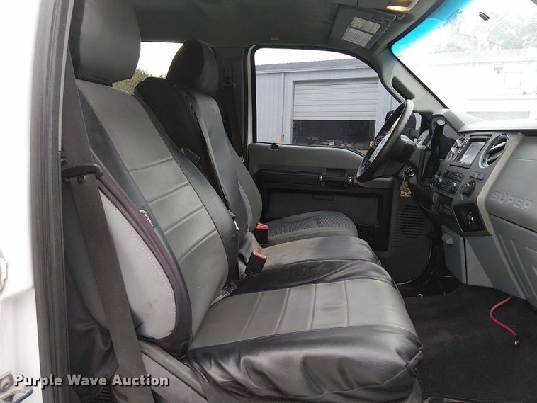 image for item DJ7872 2011 Ford F550 Super Duty Crew Cab truck cab and chassis