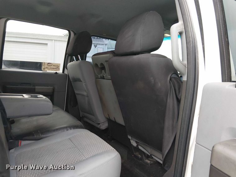 image for item DJ7872 2011 Ford F550 Super Duty Crew Cab truck cab and chassis