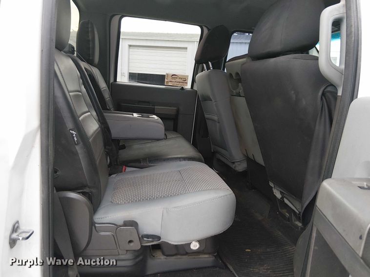 image for item DJ7872 2011 Ford F550 Super Duty Crew Cab truck cab and chassis